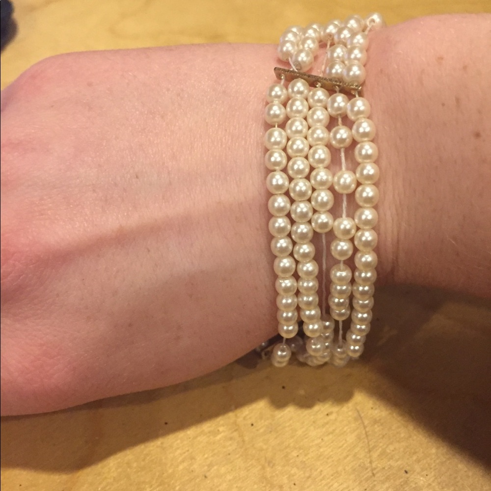 Pearl bracelet